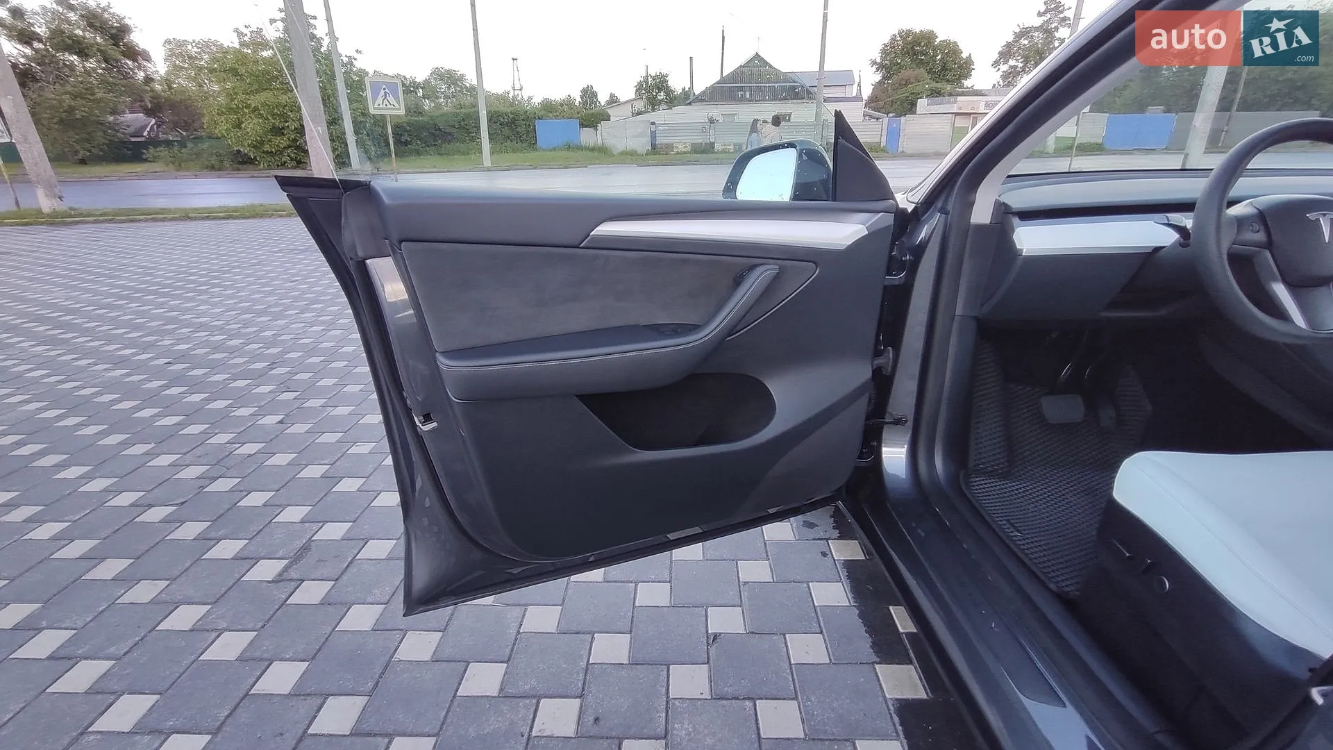 2023 Tesla Model Y - мініатюра 2