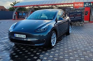 Внедорожник / Кроссовер Tesla Model Y 2023 в Полтаве