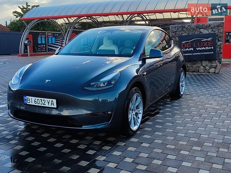 Tesla Model Y 2023