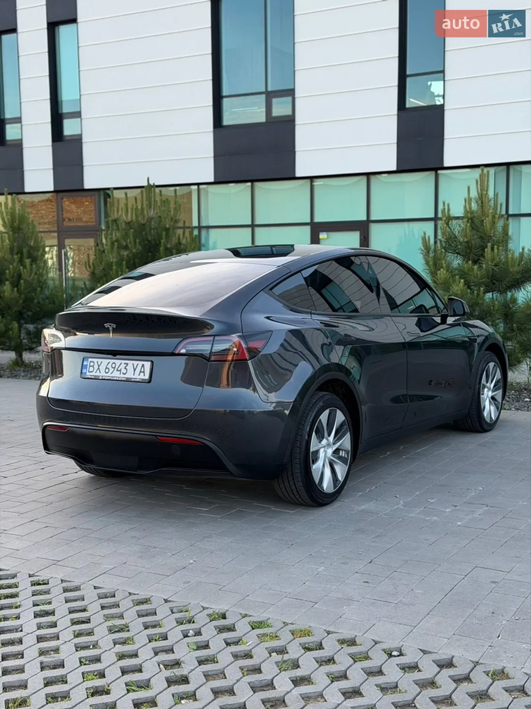 2024 Tesla Model Y - мініатюра 9