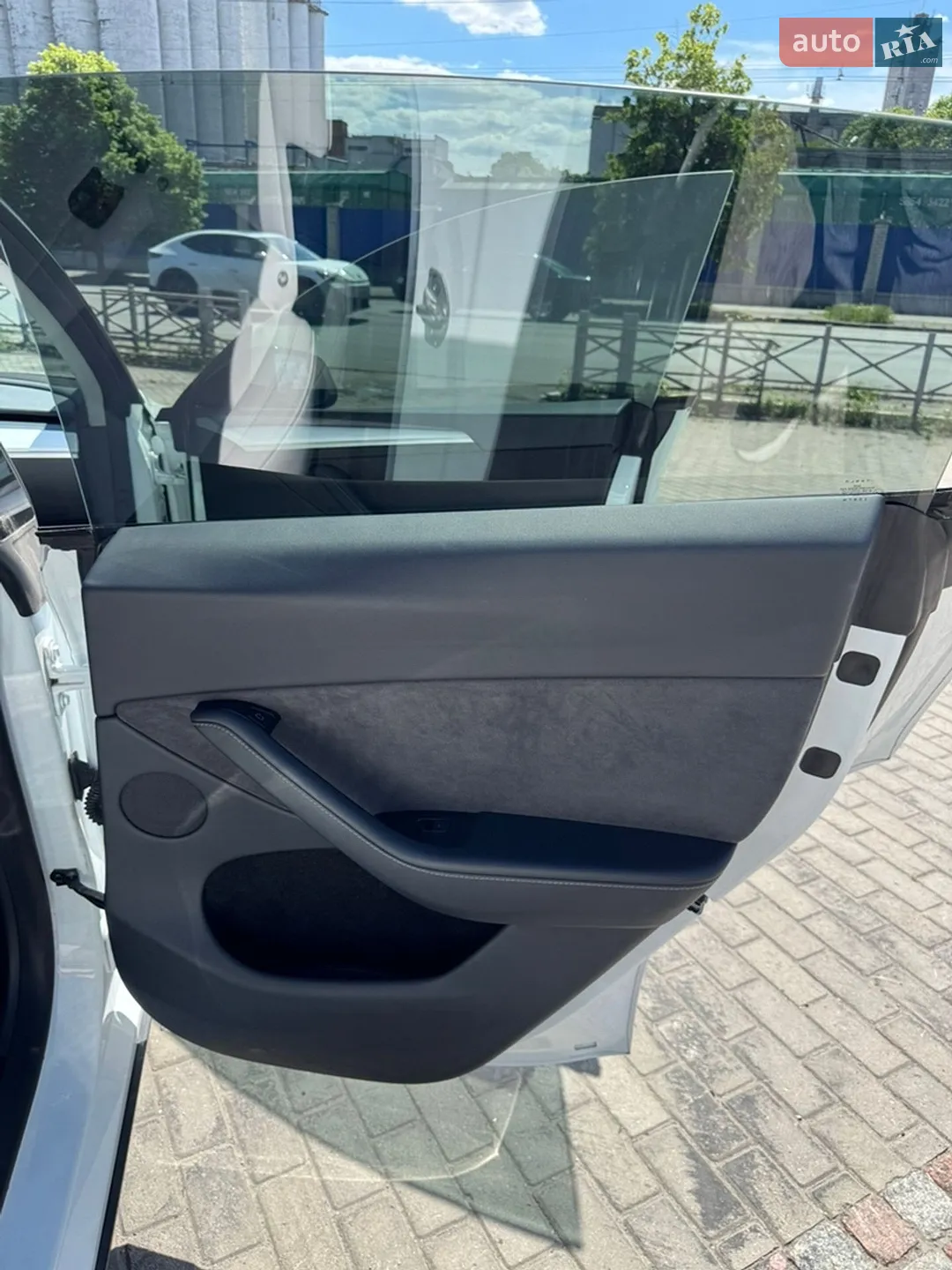 2024 Tesla Model Y - мініатюра 9