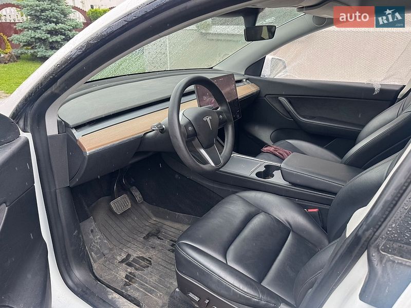 Внедорожник / Кроссовер Tesla Model Y 2021 в Косове