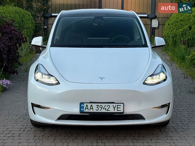 Tesla Model Y 2023