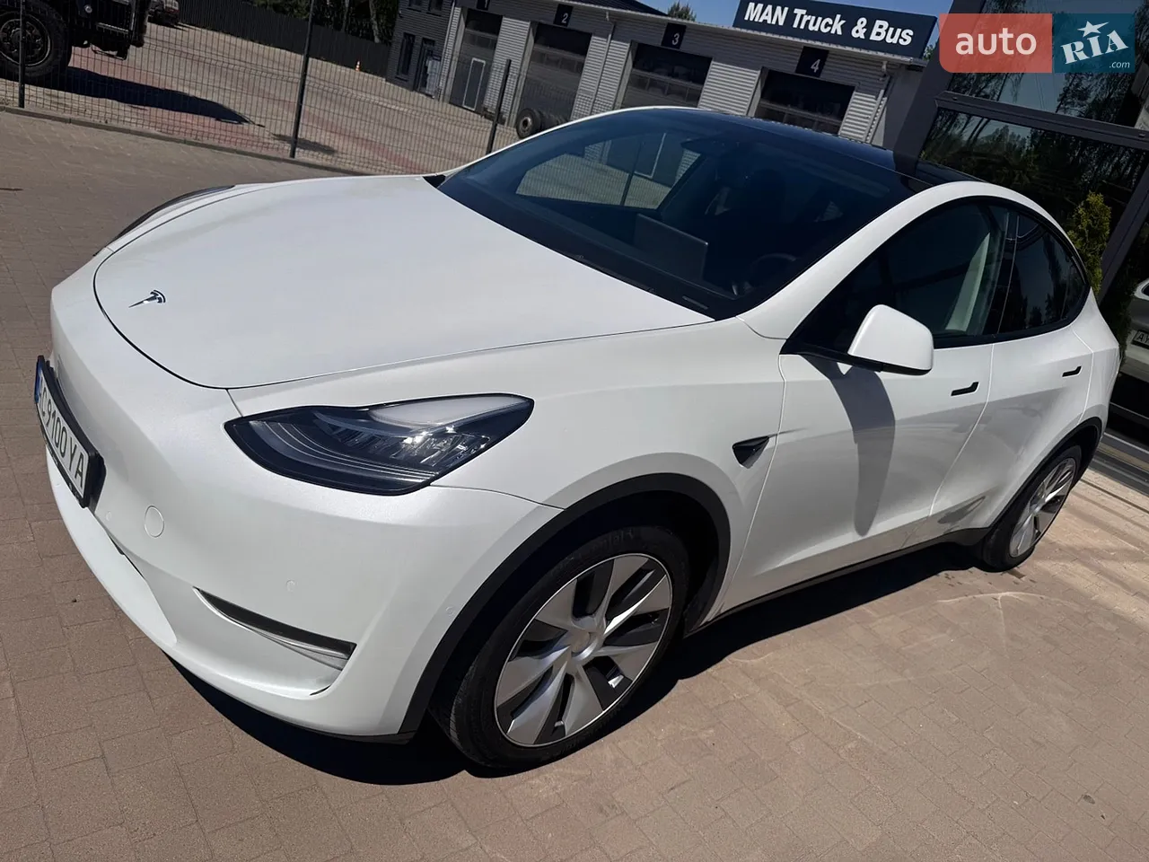 2022 Tesla Model Y - мініатюра 8