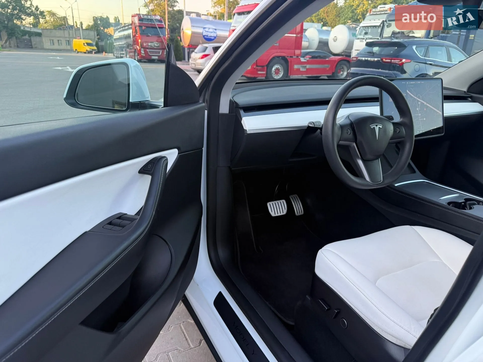 2021 Tesla Model Y - мініатюра 26