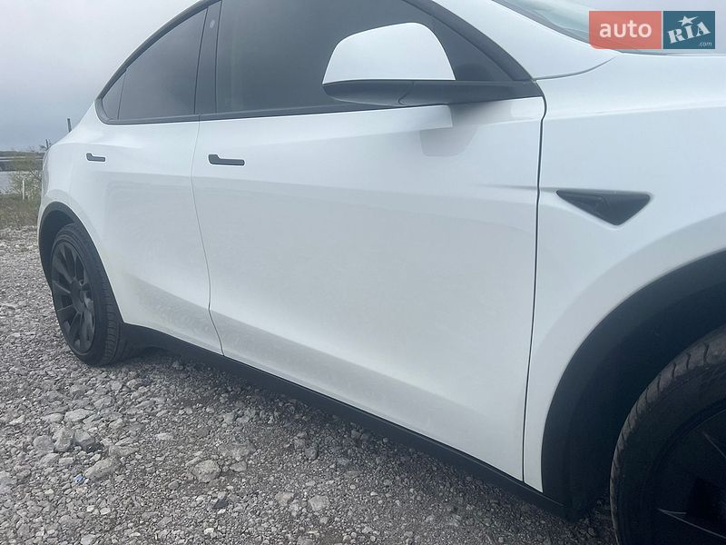 Позашляховик / Кросовер Tesla Model Y 2021 в Дніпрі