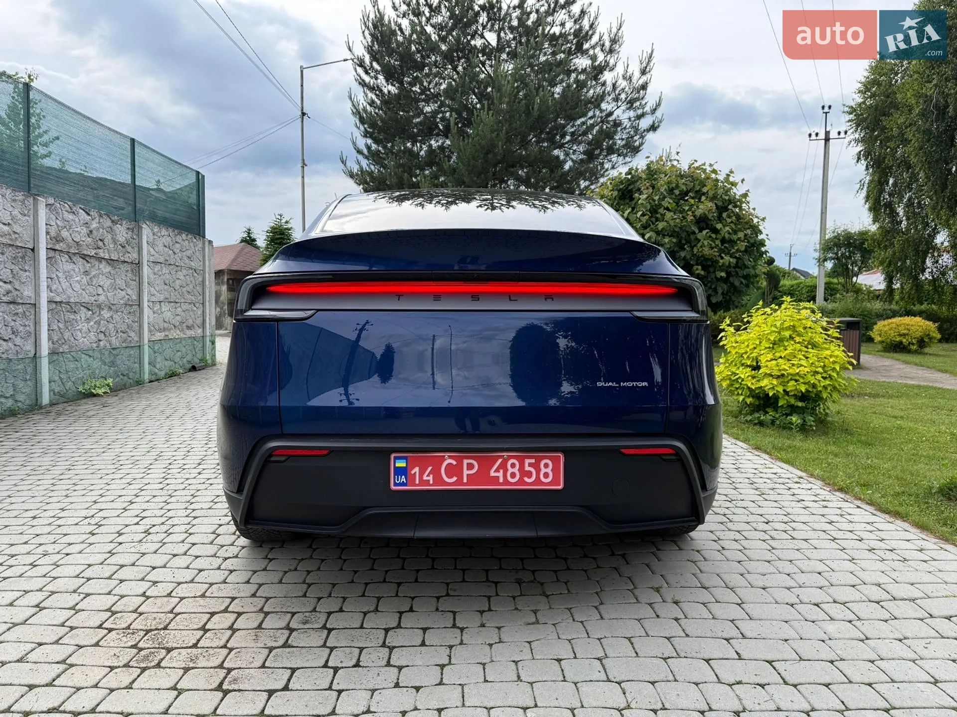 2025 Tesla Model Y - мініатюра 4