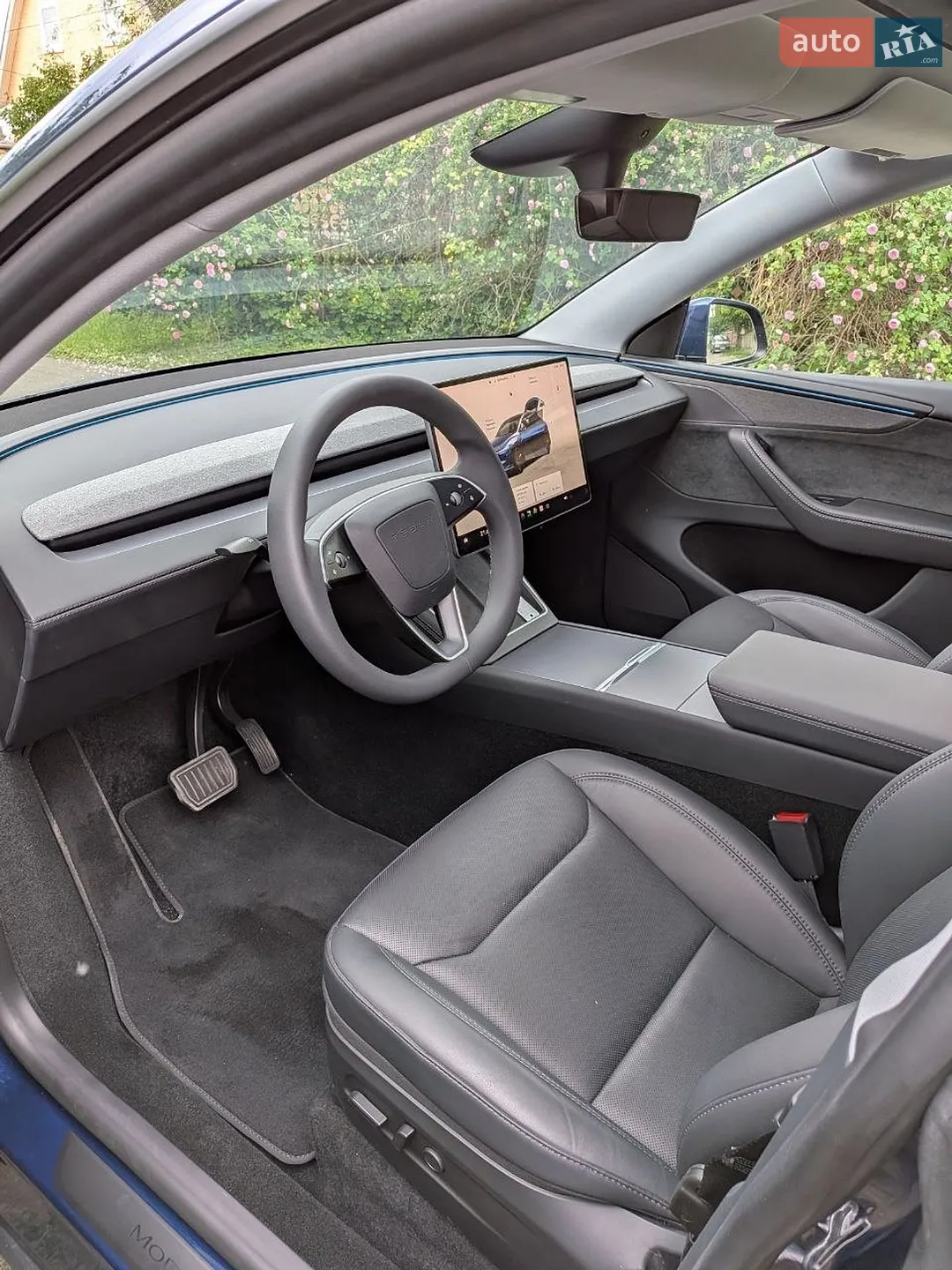 2025 Tesla Model Y - мініатюра 5
