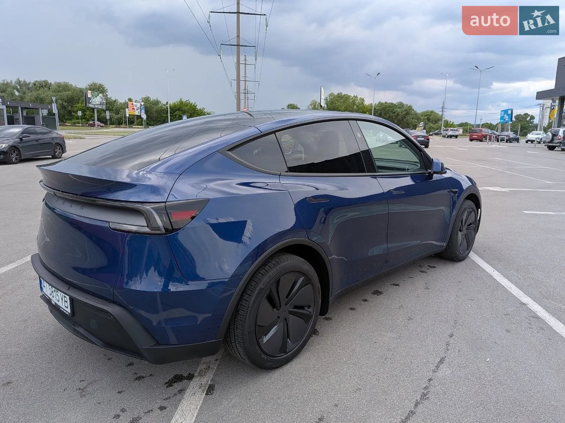 2025 Tesla Model Y - мініатюра 9