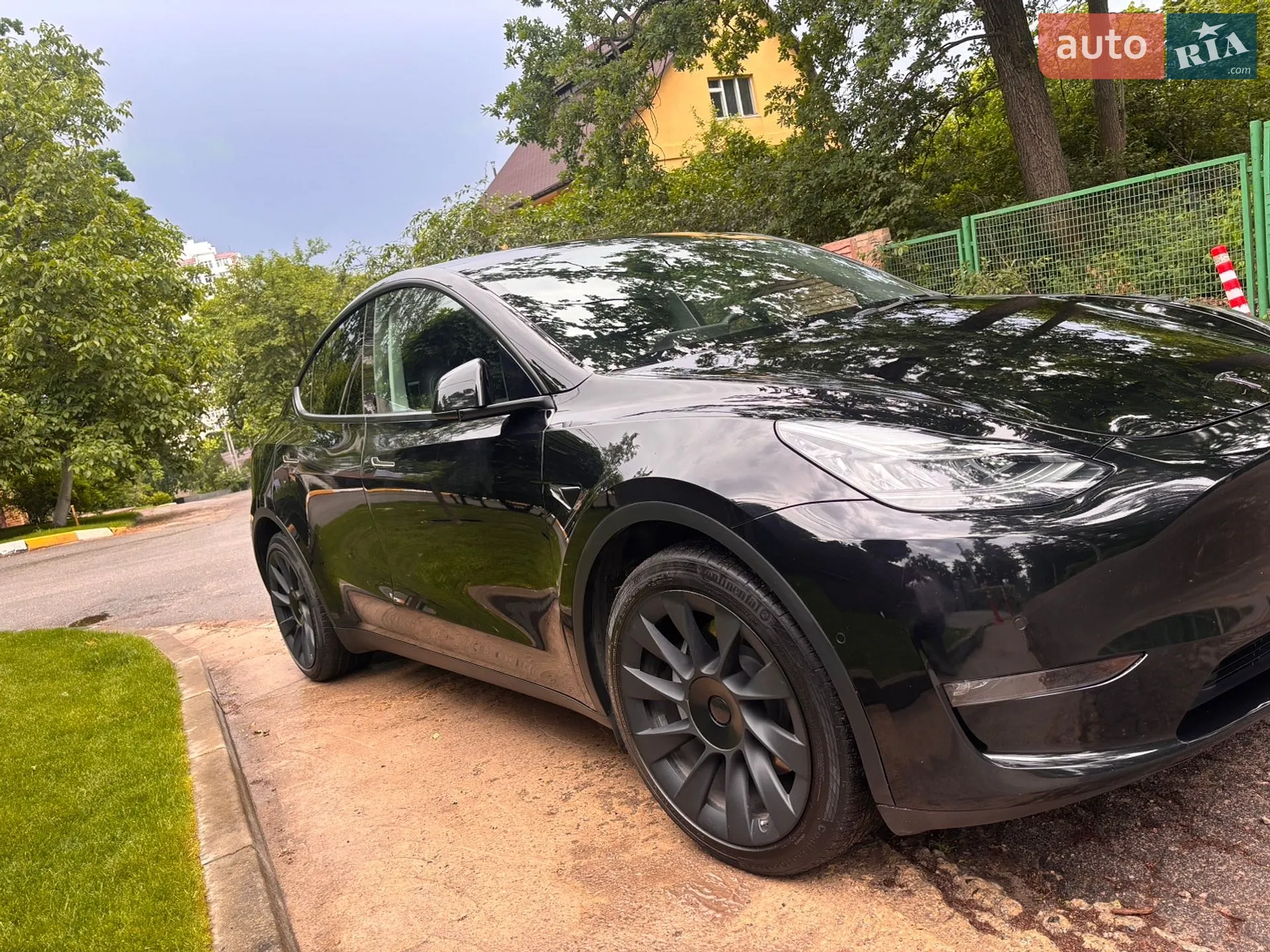 2021 Tesla Model Y - мініатюра 3