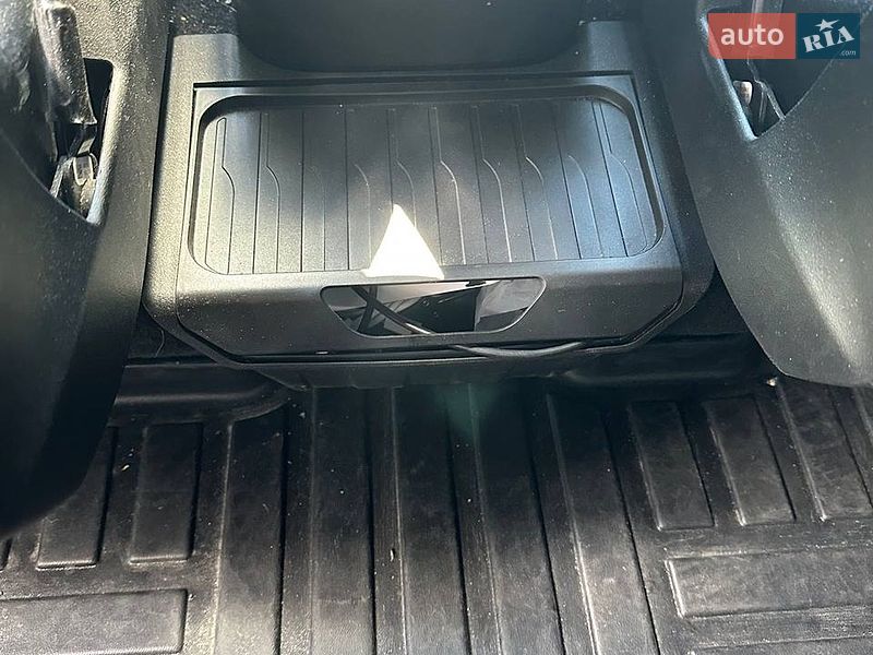 Позашляховик / Кросовер Tesla Model Y 2023 в Києві