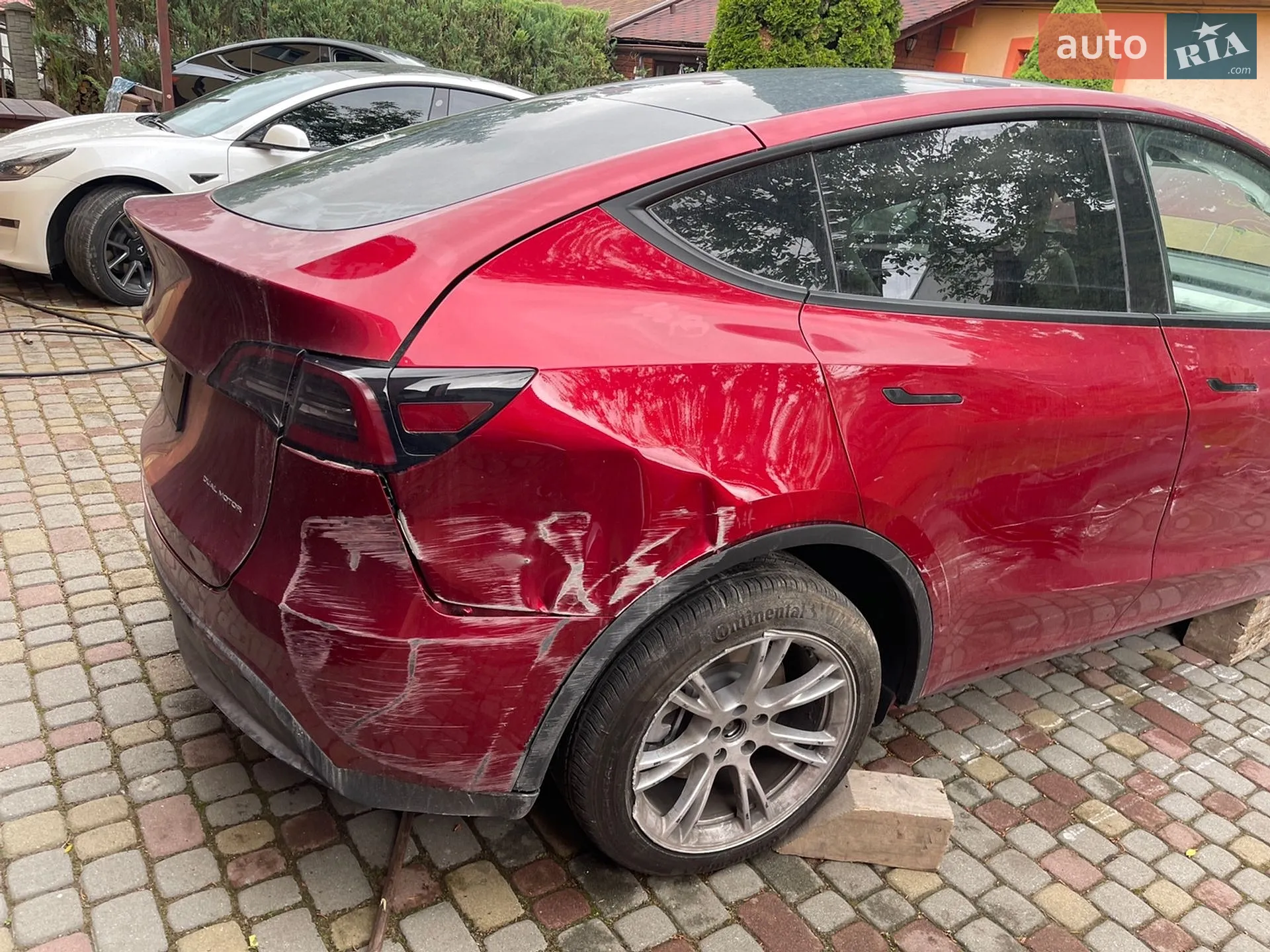 2024 Tesla Model Y - мініатюра 3