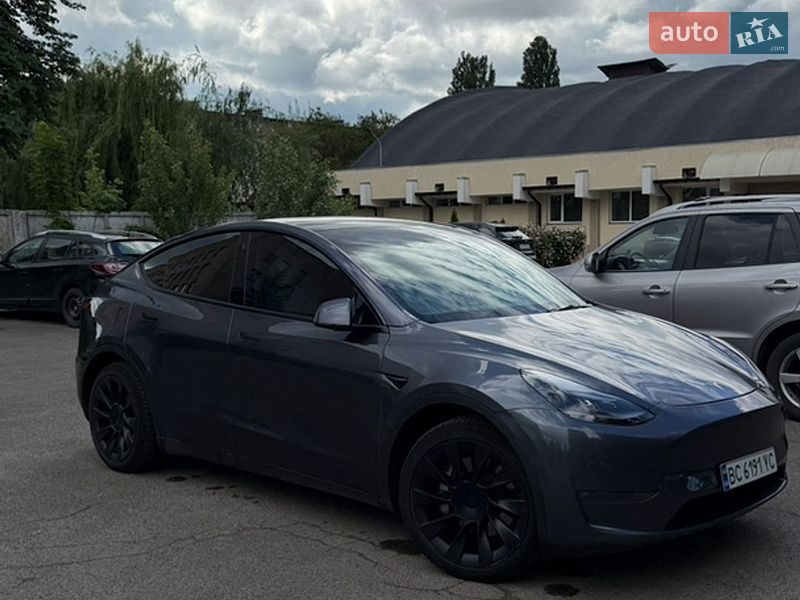 Tesla Model Y 2021