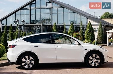 Внедорожник / Кроссовер Tesla Model Y 2022 в Стрые