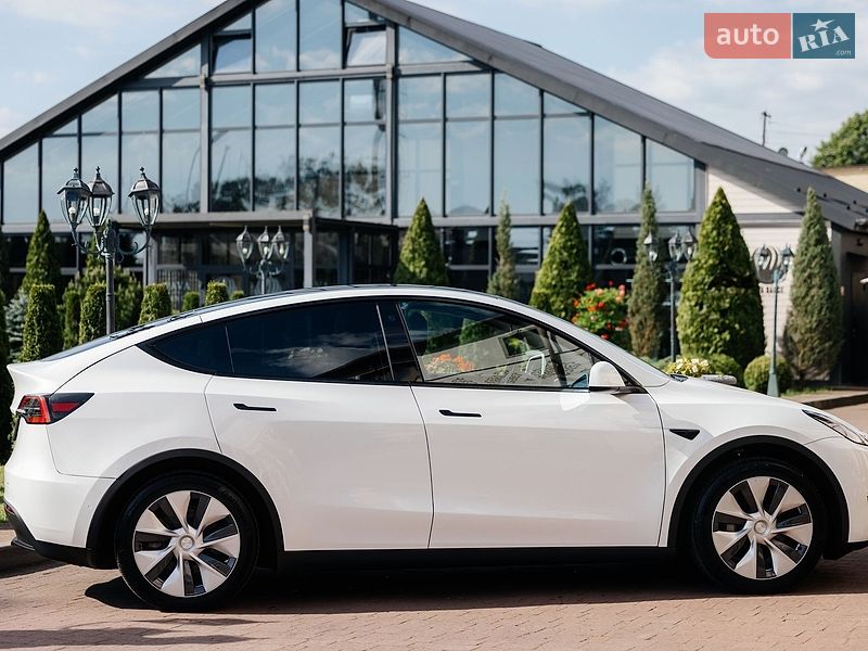 Внедорожник / Кроссовер Tesla Model Y 2022 в Стрые