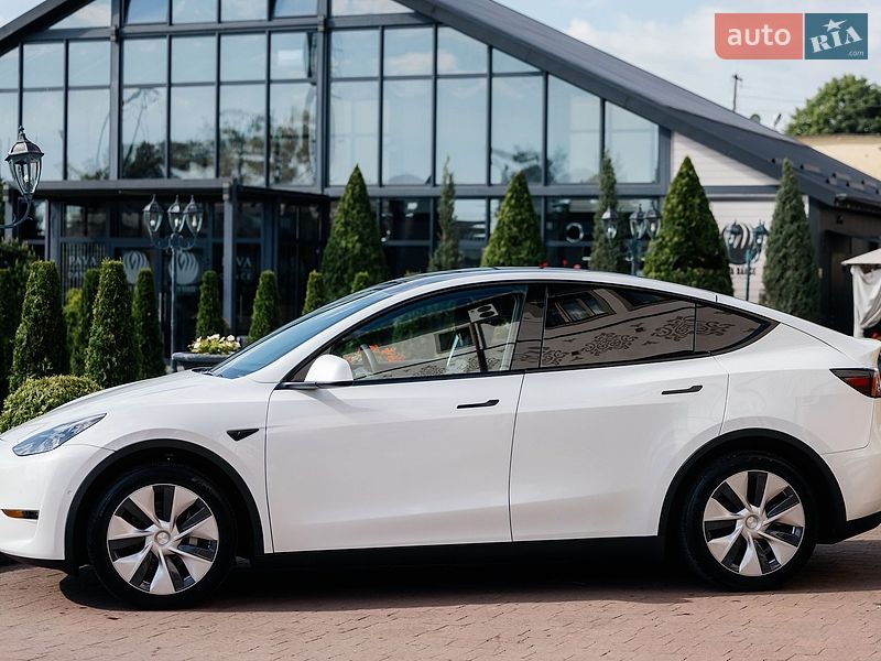 Внедорожник / Кроссовер Tesla Model Y 2022 в Стрые