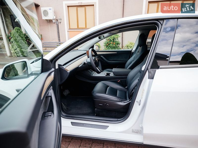 Внедорожник / Кроссовер Tesla Model Y 2022 в Стрые