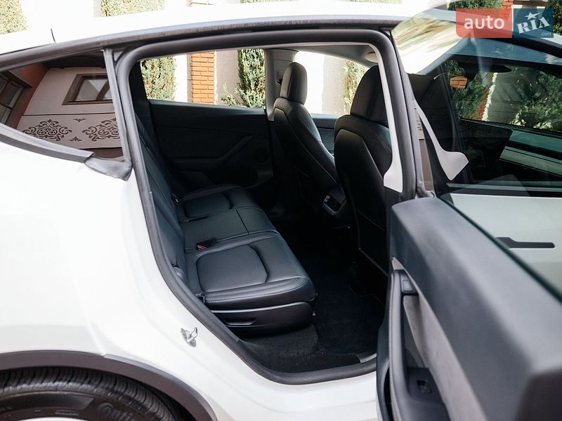 Внедорожник / Кроссовер Tesla Model Y 2022 в Стрые