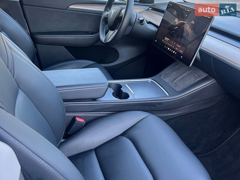 Внедорожник / Кроссовер Tesla Model Y 2023 в Львове