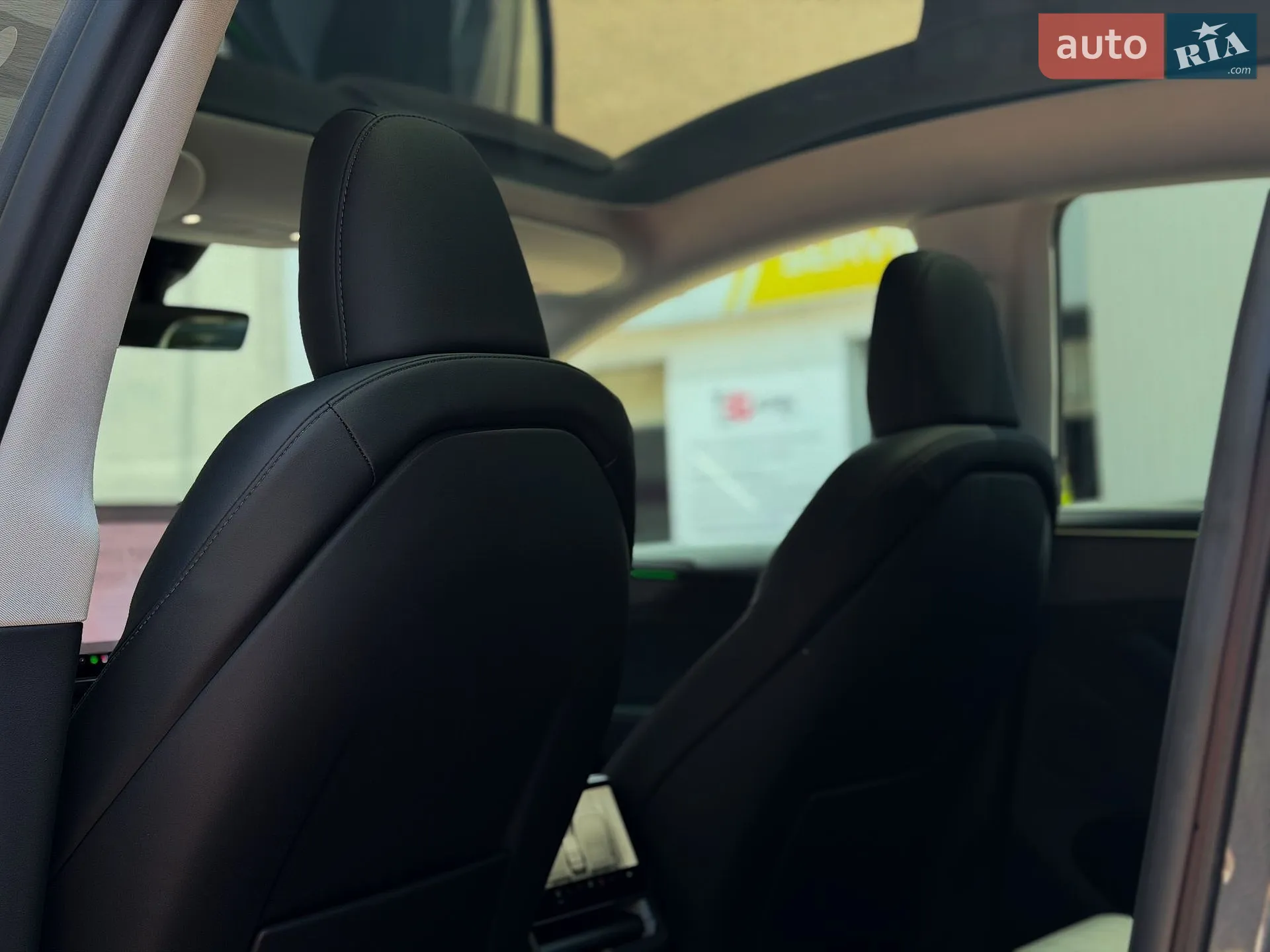 2025 Tesla Model Y - мініатюра 17