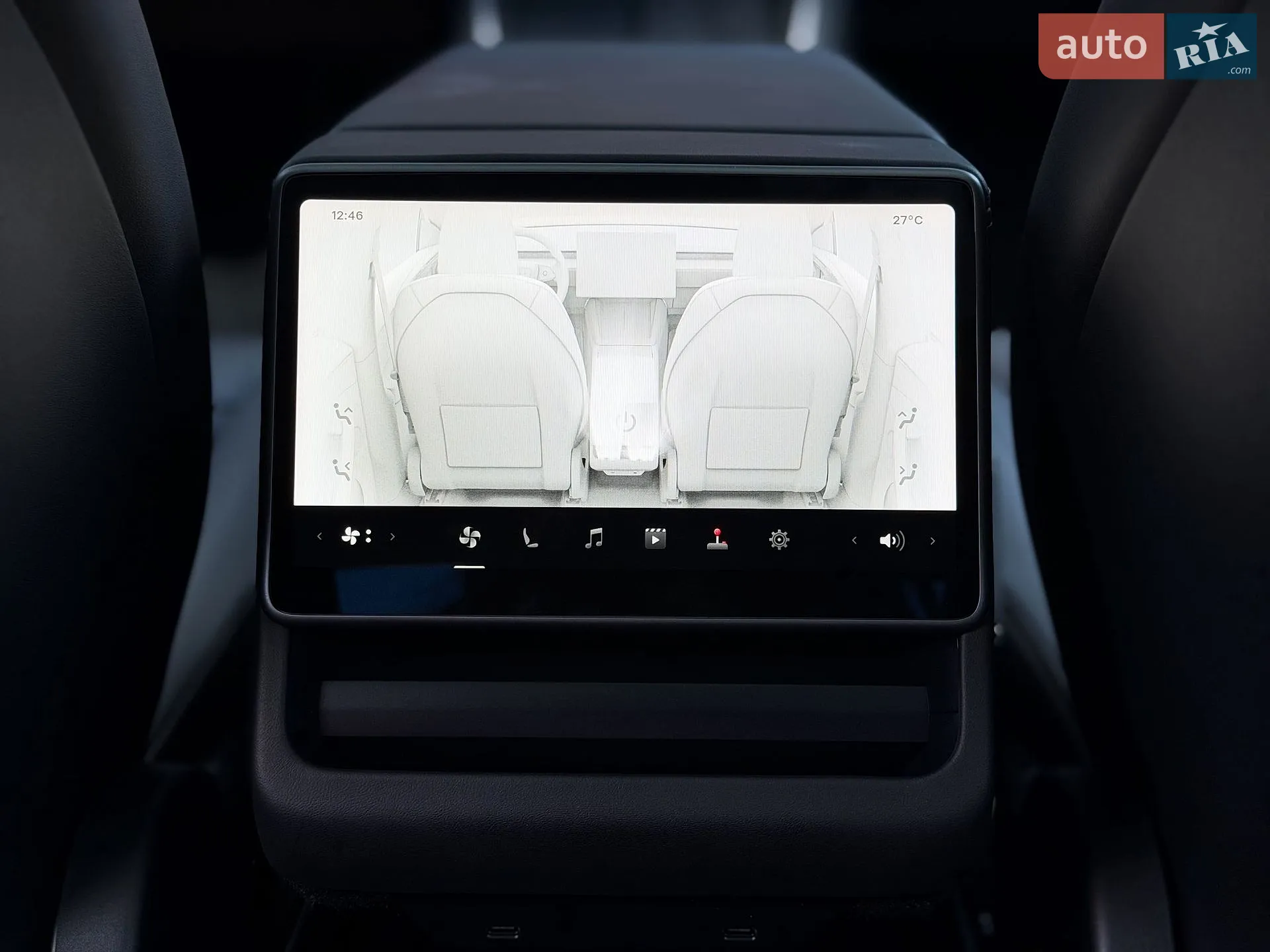 2025 Tesla Model Y - мініатюра 18
