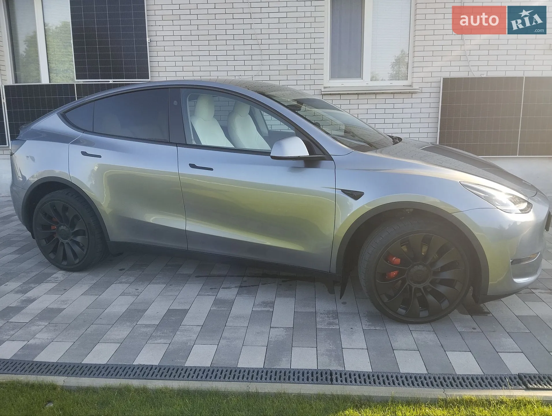 2024 Tesla Model Y - мініатюра 4