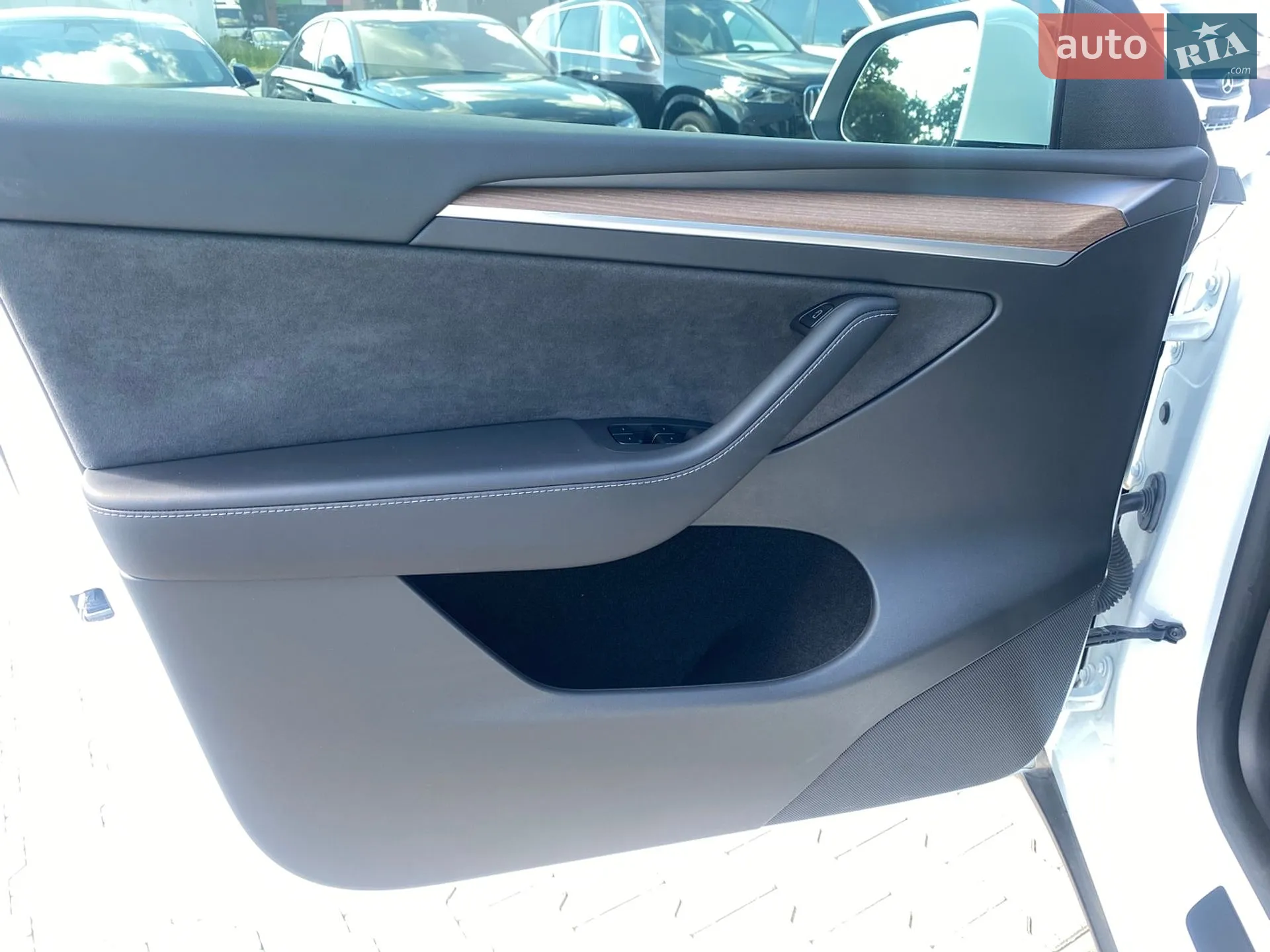 2024 Tesla Model Y - мініатюра 9