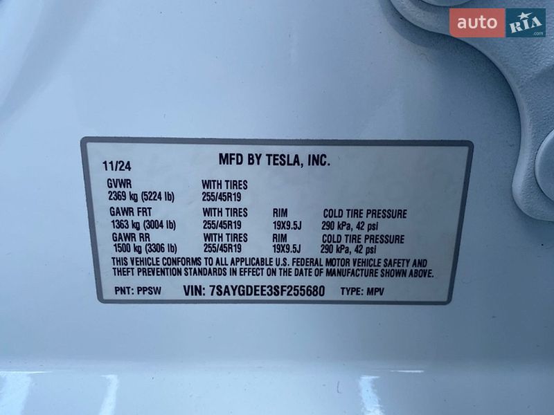 Внедорожник / Кроссовер Tesla Model Y 2024 в Киеве