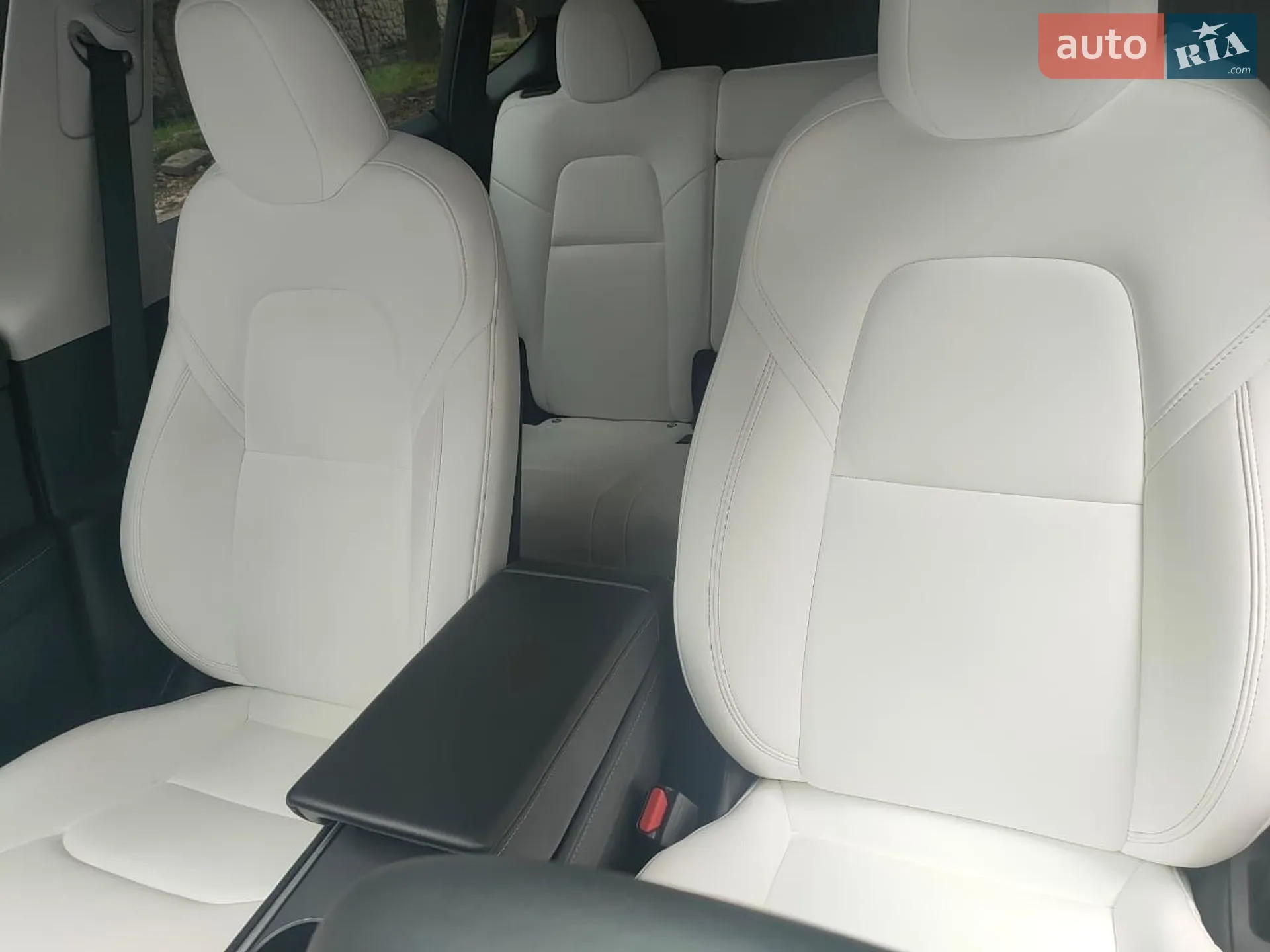 2024 Tesla Model Y - мініатюра 9