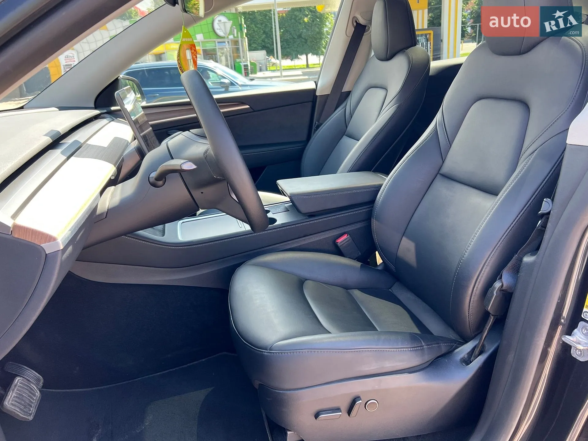 2024 Tesla Model Y - мініатюра 8