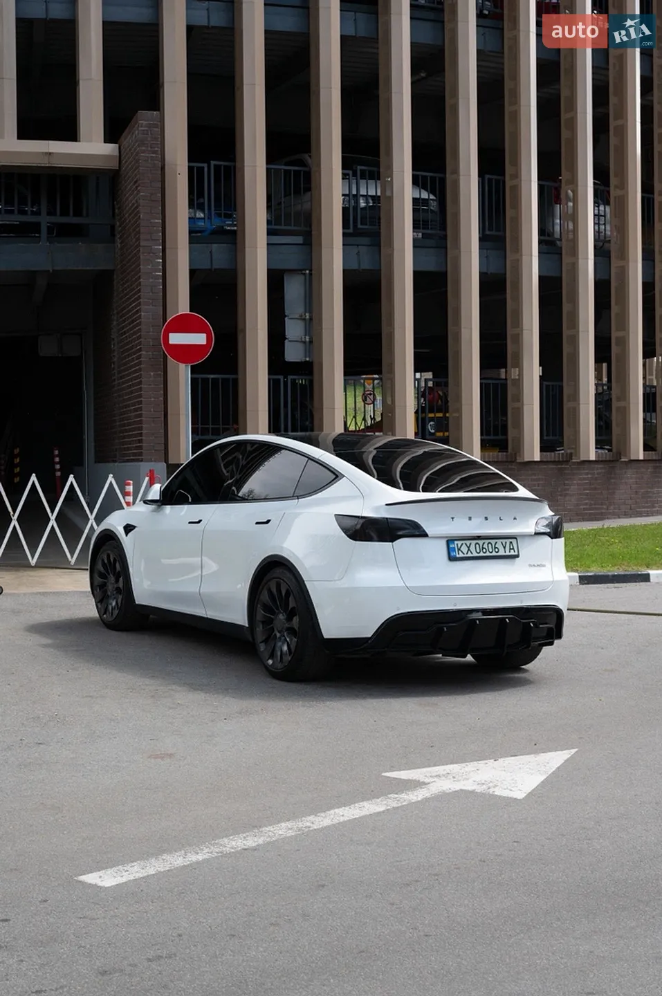 2021 Tesla Model Y - мініатюра 9