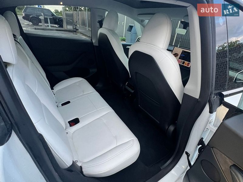 Внедорожник / Кроссовер Tesla Model Y 2023 в Самборе