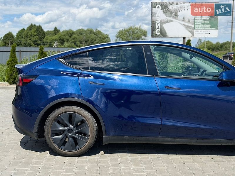 Внедорожник / Кроссовер Tesla Model Y 2024 в Луцке
