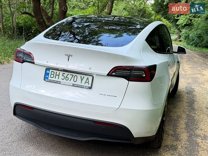 Позашляховик / Кросовер Tesla Model Y 2023 в Одесі фото 14 Позашляховик / Кросовер Tesla Model Y 2023 в Одесі