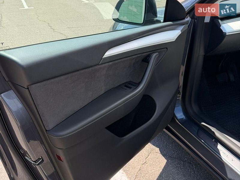 Позашляховик / Кросовер Tesla Model Y 2023 в Миколаєві