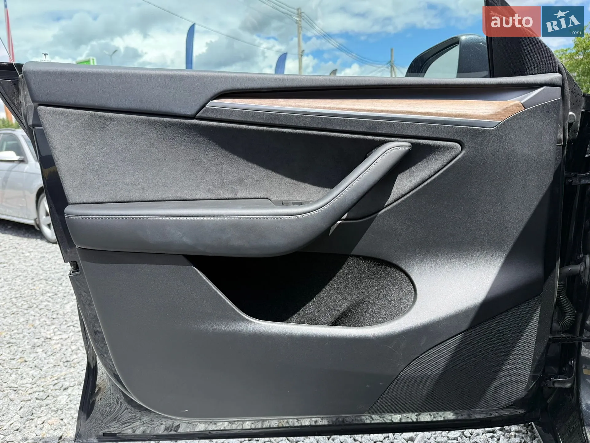 2024 Tesla Model Y - мініатюра 17