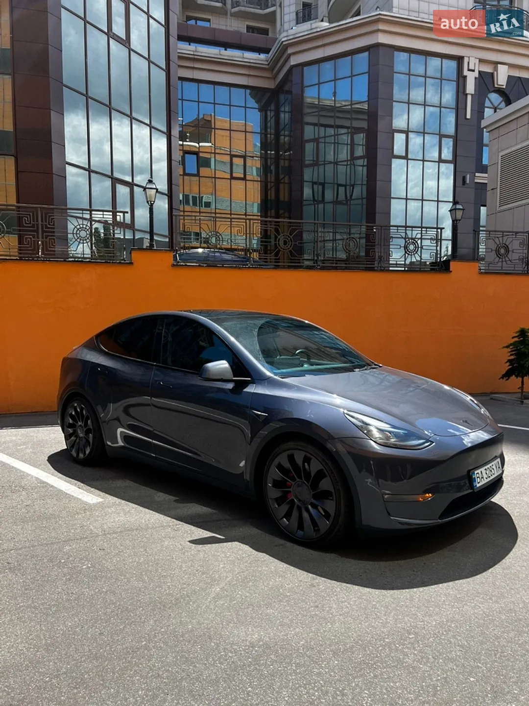 2022 Tesla Model Y - мініатюра 3