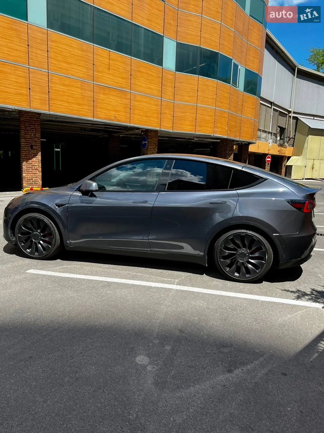 2022 Tesla Model Y - мініатюра 8
