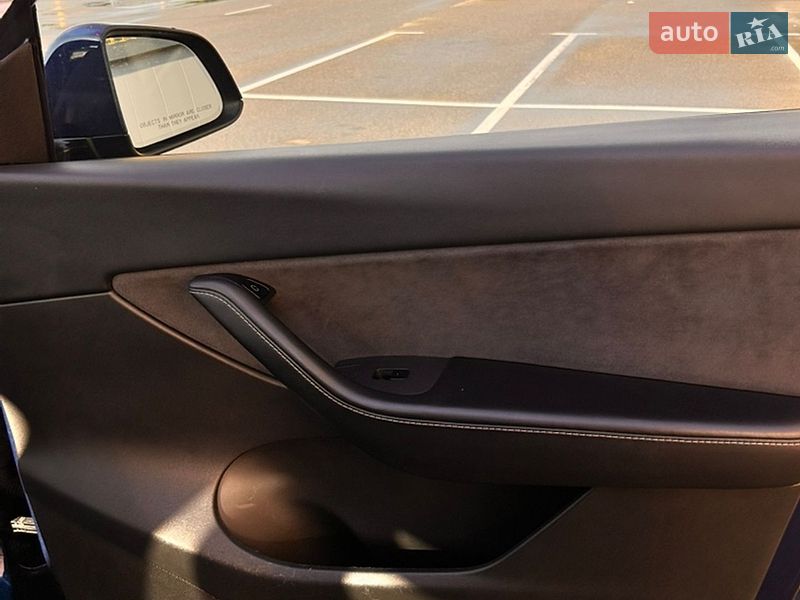 Позашляховик / Кросовер Tesla Model Y 2022 в Києві