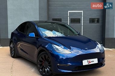 Позашляховик / Кросовер Tesla Model Y 2024 в Києві