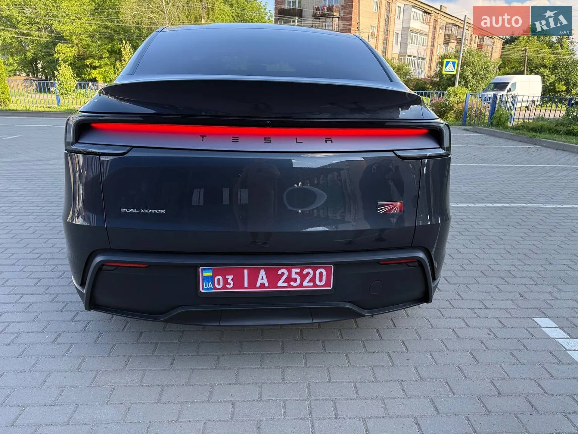 2025 Tesla Model Y - мініатюра 7