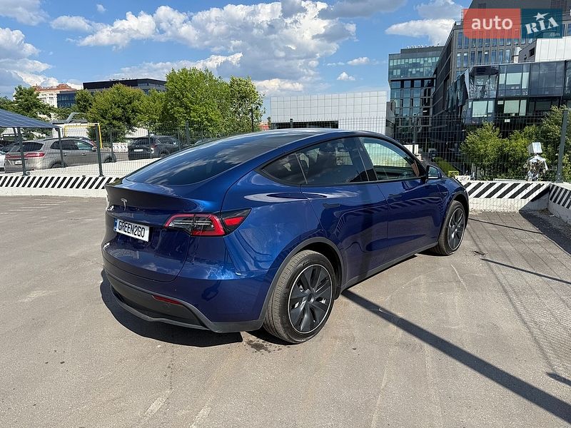 Внедорожник / Кроссовер Tesla Model Y 2024 в Киеве