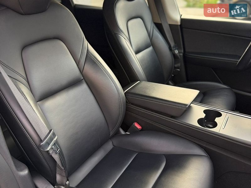 Позашляховик / Кросовер Tesla Model Y 2022 в Львові