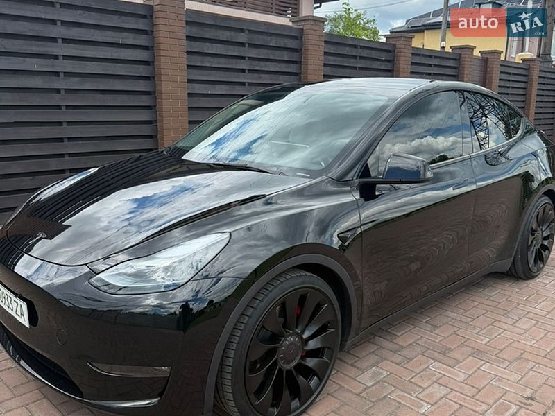 Tesla Model Y 2024