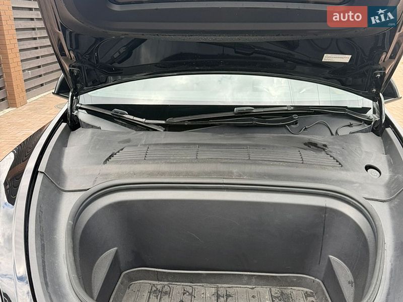 Позашляховик / Кросовер Tesla Model Y 2024 в Чернігові фото 15 Позашляховик / Кросовер Tesla Model Y 2024 в Чернігові