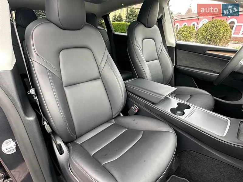 Tesla Model Y 2024 VIN 7SAYGAEE0RF023725 фото оголошення 28 з 81
