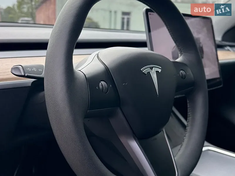 Tesla Model Y 2024 VIN 7SAYGAEE0RF023725 фото оголошення 32 з 81