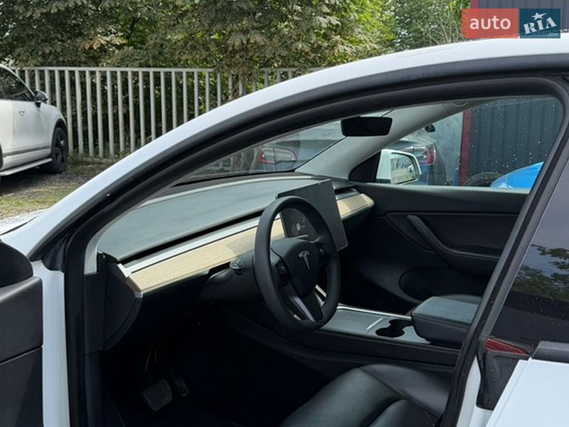 Внедорожник / Кроссовер Tesla Model Y 2021 в Луцке