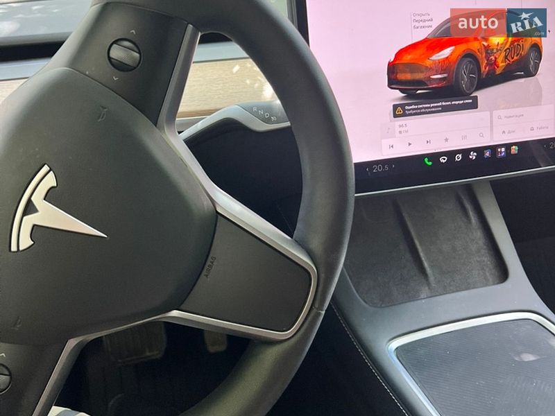 Внедорожник / Кроссовер Tesla Model Y 2023 в Черновцах