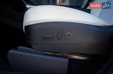 Позашляховик / Кросовер Tesla Model Y 2022 в Києві
